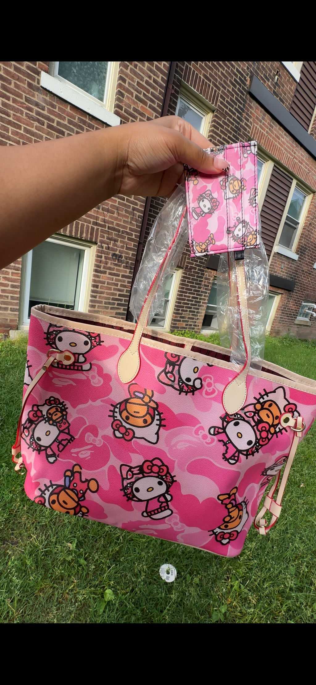 Pink Camo Oversized Handbag 👜 (matching card holder included)
